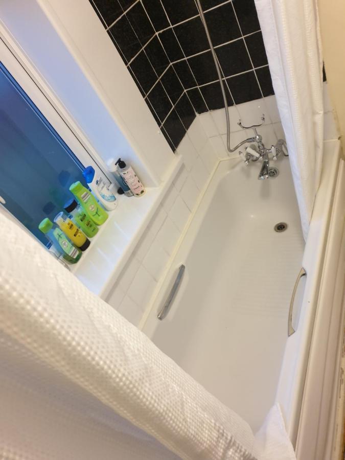 Splendid 4Bedrooms Shared Home 曼彻斯特 外观 照片