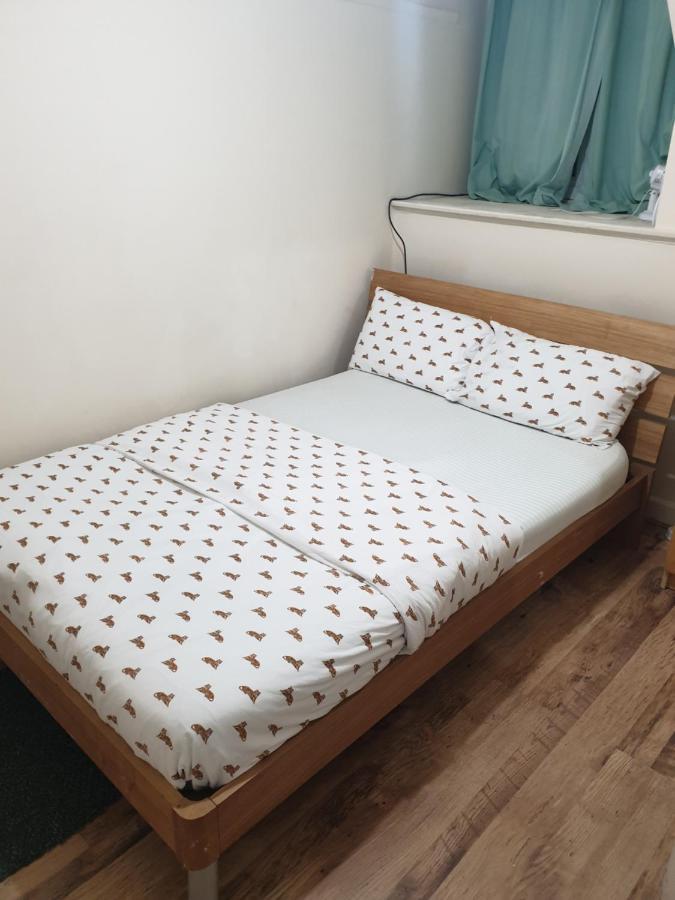 Splendid 4Bedrooms Shared Home 曼彻斯特 外观 照片